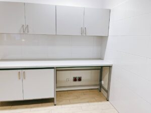 Na zdjęciu przedstawiono stół laboratoryjny JORLAB na stelażu konstrukcji A