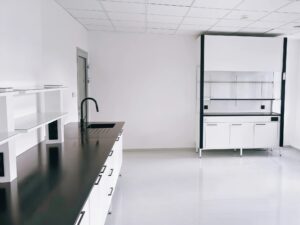 Meble laboratoryjne i dygestorium firmy JORLAB